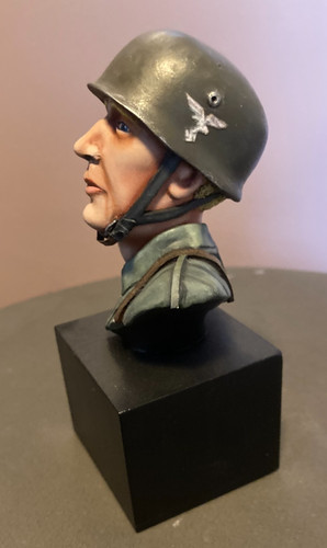 Resin figure bust - 1/10,