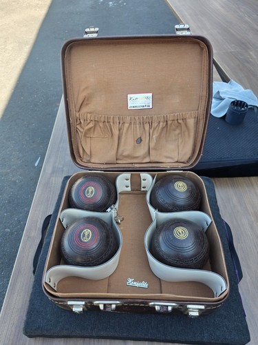 Lawn bowls set 4 - lawn, vintage