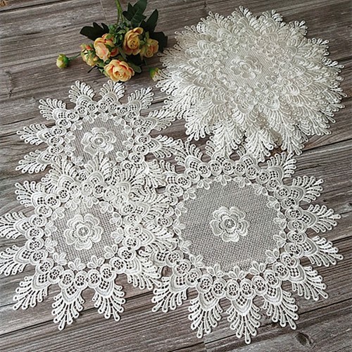 Round hollow lace coaster - round,