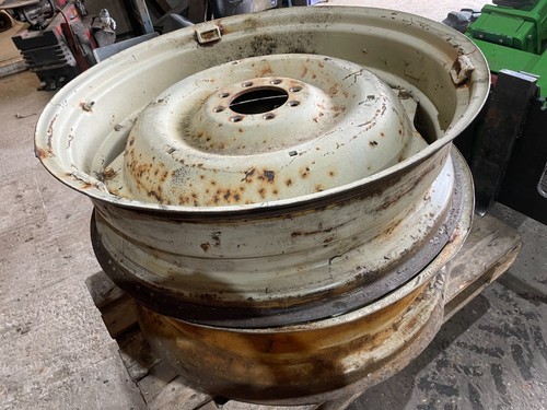 Pair rear rims 8 - of, stud
