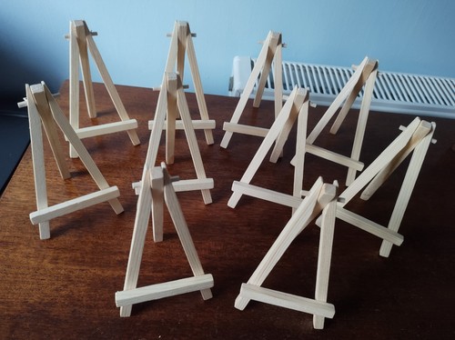 Small wooden easels - small,