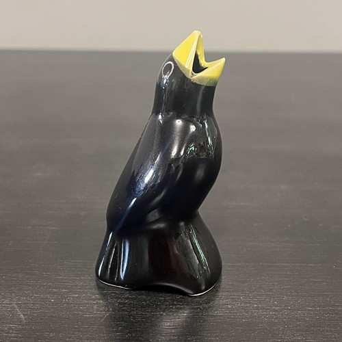 Vtg blackbird yellow beak - vtg,