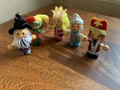 Fiesta wooden play figures - wooden,