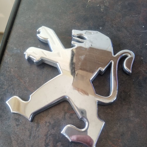 Peugeot badge lion - badge, emblem