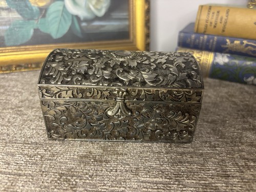 Beautiful little vintage