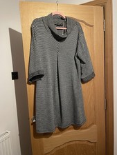 Woman Luca Vanucci Dress x/L