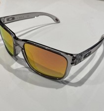 Oakley Design Holbrook Sunglasses Look Fantastic Polarized Lenses