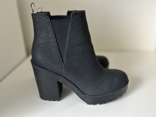 Divided women s chunky - women's,