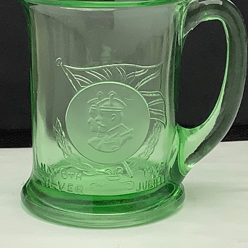 Royal commemorative ware - royal,
