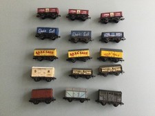 n gauge Peco closed wagons, multicoloured x 15