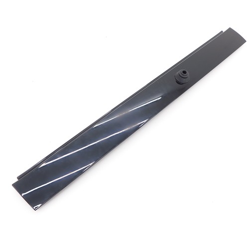 Garnish molding tailgate - garnish,