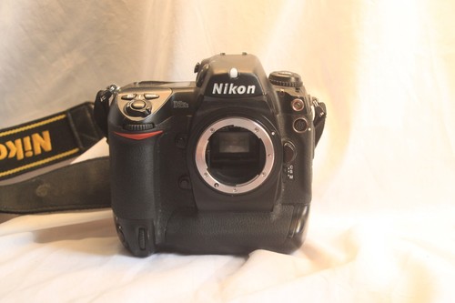Nikon d2hs digital slr camera - d2hs,