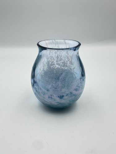 Caithness glass vase featuring
