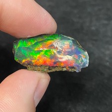 4.07g Natural Ethiopian Opal Rough – Intense Red Green Fire, Crystal Base Gem