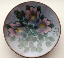 Chelsea Pottery Small Plate with Wall Hanging Wire