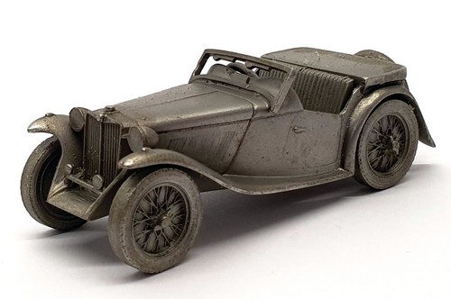 Danbury mint 8cm - 8cm, pewter