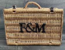 F&M Wicker Basket Christmas