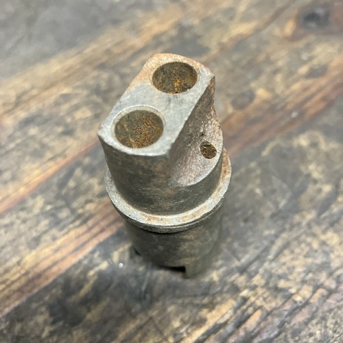 Triumph tappet block - tappet, pos