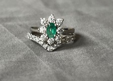 18ct White Gold Emerald