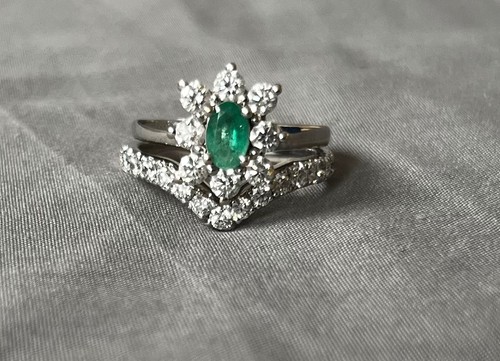 18ct white gold emerald - white,