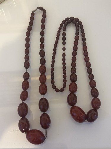 113 cherry amber bakelite - 113.5g,