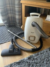 Miele Vacuum Cleaner Guard L1- White