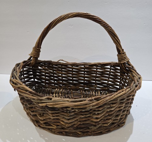 Vintage grapevine wall - vintage, pocket