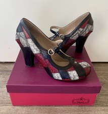 Lotus Hallmark Phyllis