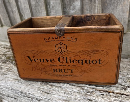 Veuve clitquot champagne - veuve,