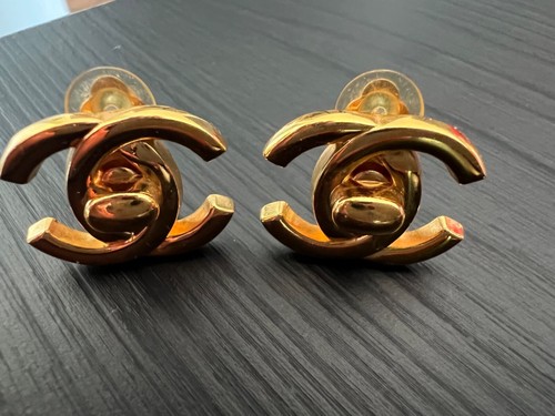 Chanel turnlock gold plated - chanel,
