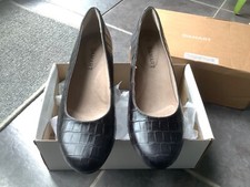 BNIB Damart shoes size 7 black