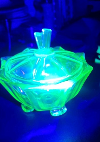 Uranium glass lidded trinket - uranium,
