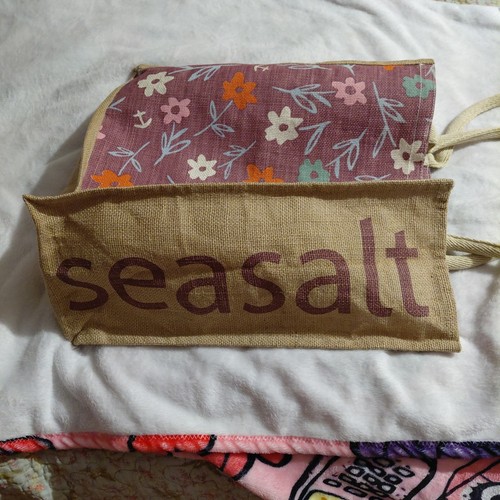 Floral patterned seasalt - patterned,