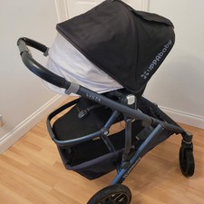 Uppababy VISTA in Black With Car Seat Adaptors & Bassinet