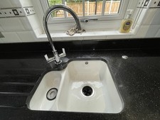 Franke Ceramic Kitchen Sink Villeroy & Boch with Insinkerator waste disposal 