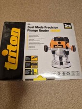 Triton Dual Mode Precision Plunge Router 1400 W plus 12 Piece Template Guide Kit