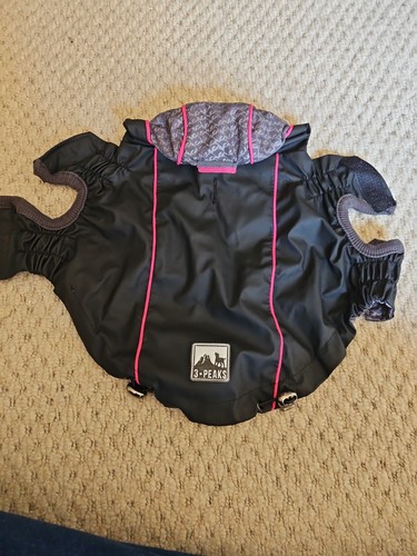 Reversible dog coat peaks - reversible,