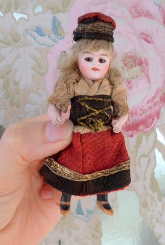 Antique bisque glass eyed - bisque,