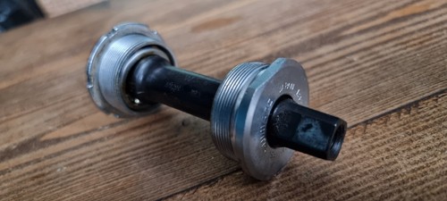 Shimano bottom bracket 68mm - shimano,