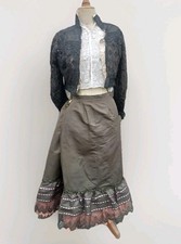 Antique women's fashion Belle