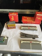 Triang R72 And R61 Signal Box