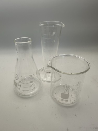 Laboratory glassware 50ml - 3x,