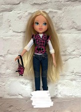2009 Moxie Girlz Basic Avery doll MGA Entertainment Rare and retired