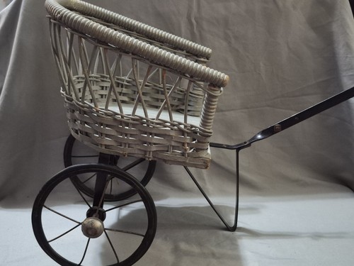 Antique wicker and iron - antique,