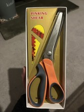 Scalloped Edge Pinking Shears