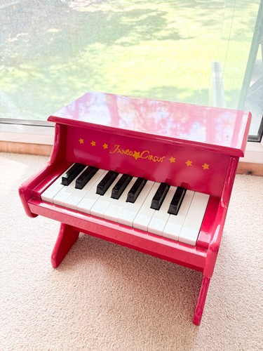 Janod first piano - first,