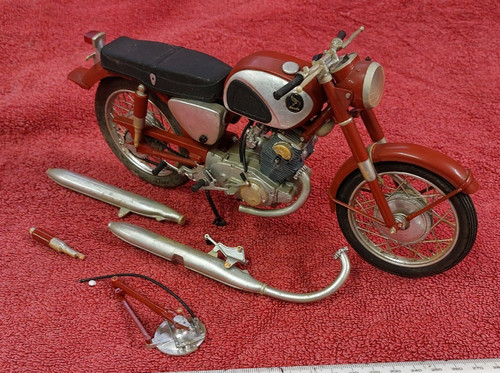 Scale honda cb72 super - 1/8,
