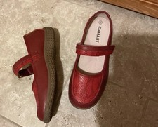 Ladies Red Leather Mary Janes Comfort Shoes Damart Size 6 E MAX Easy Fasten