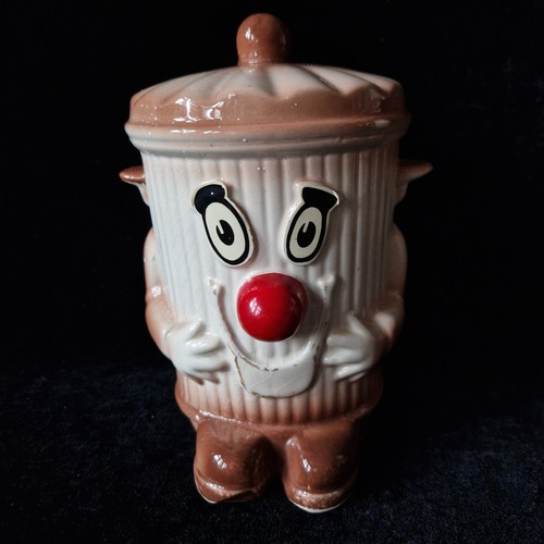 Iconic vintage dusty bin - dusty, money