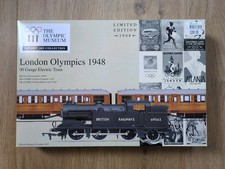 Hornby R2981 OO Gauge London